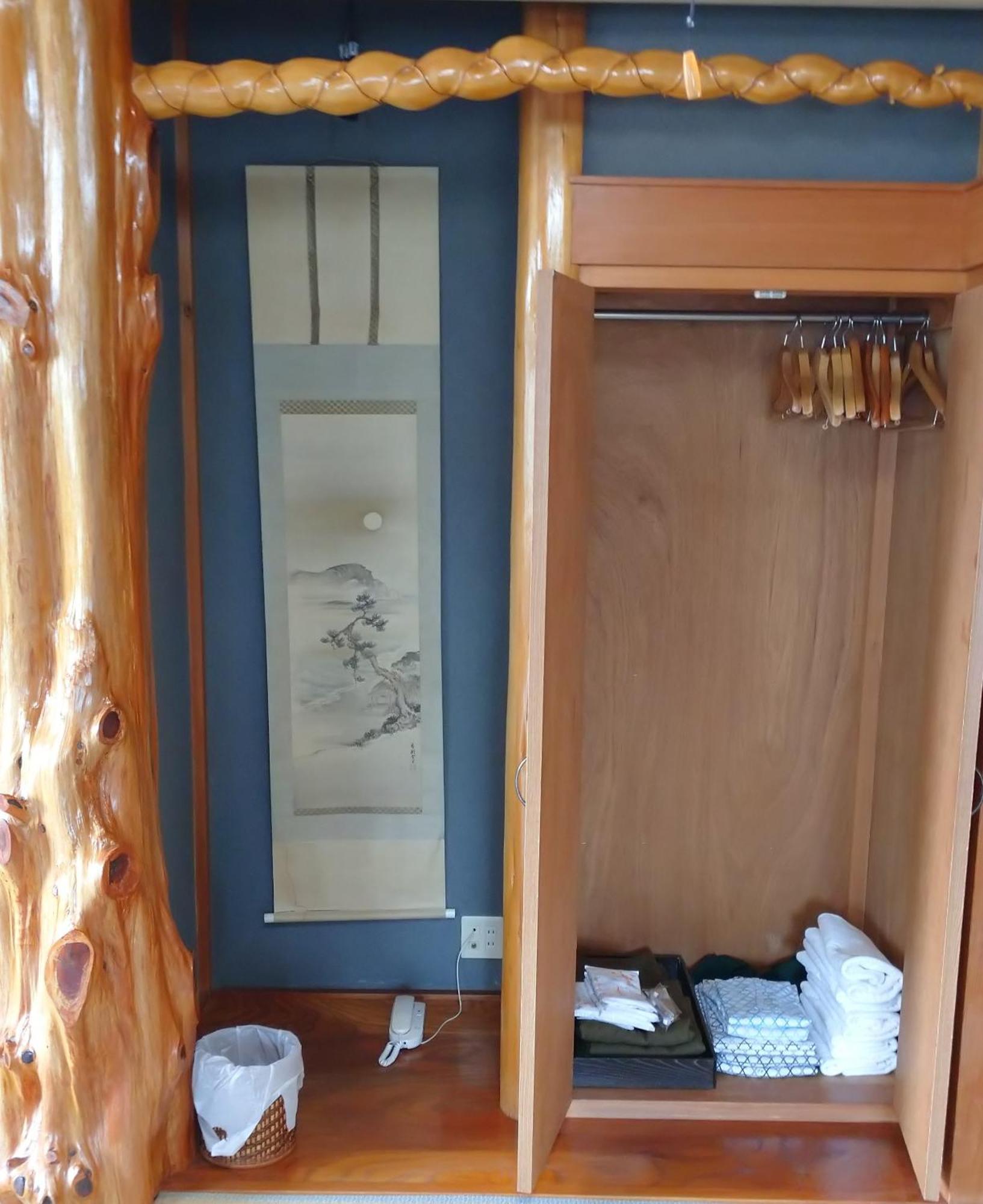Nishimiyasou Hotel Фуджикавагучико Стая снимка
